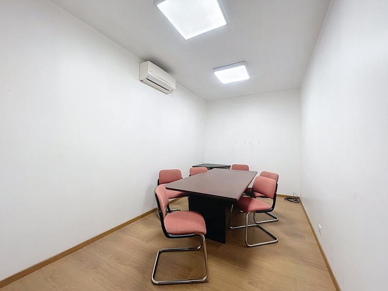 Entrepôt - 1 340 m²