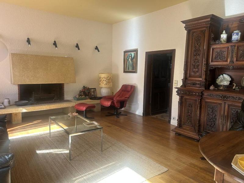 Demeure - 257 m² - 8 pièces