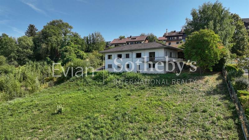 Maison - 300 m² - 8 pièces