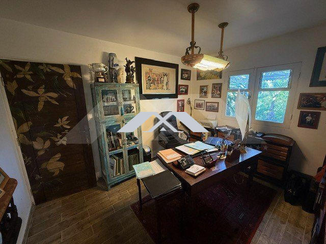 Maison - 200 m² - 5 pièces