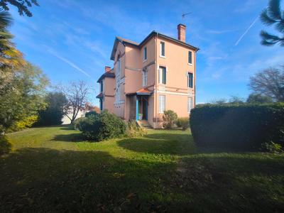 Maison - 190 m² - 8 pièces