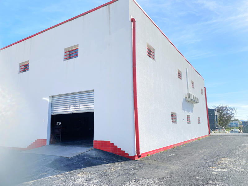 Local d'activités - 1 100 m²