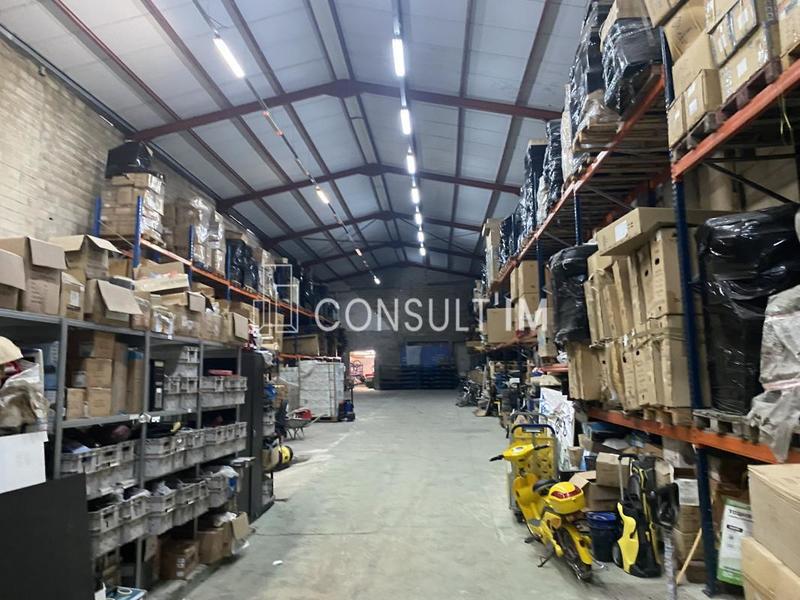 Local d'activité / Entrepôt - 1 169 m²