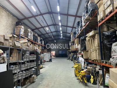 Local d'activité / Entrepôt - 1 169 m²