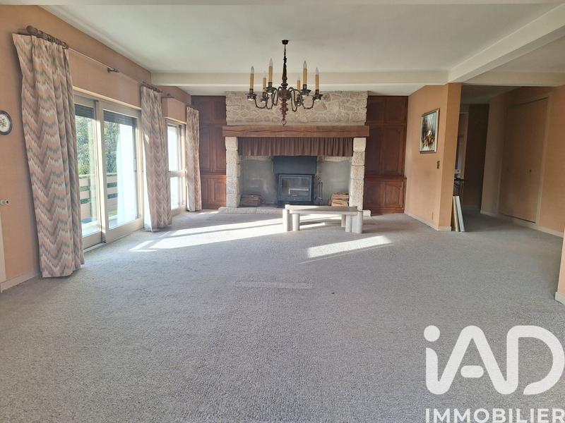 Maison - 225 m² - 7 pièces