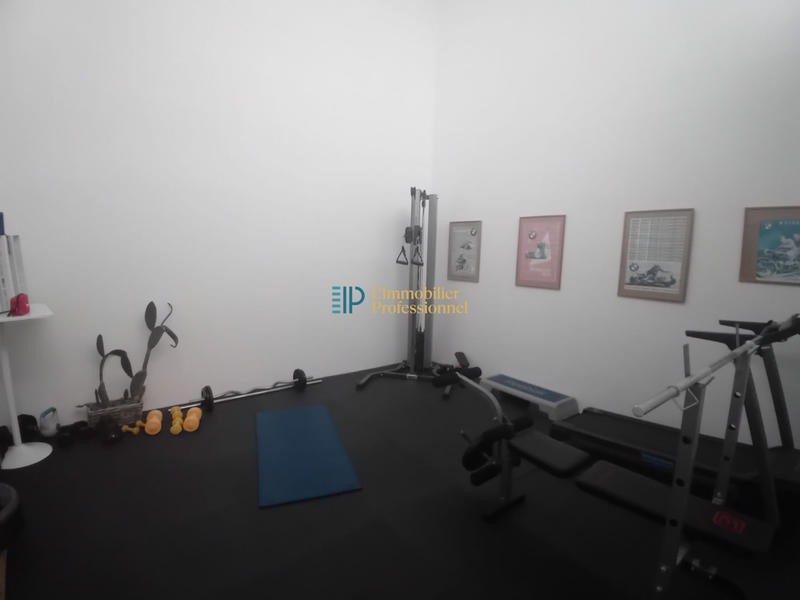 Local d'activités - 1 360 m²