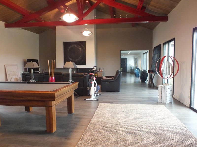 Maison d'architecte - 730 m² - 17 pièces