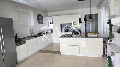 Villa - 278 m² - 8 pièces