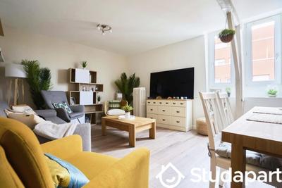 Chambre - 11 m² - 1 pièce