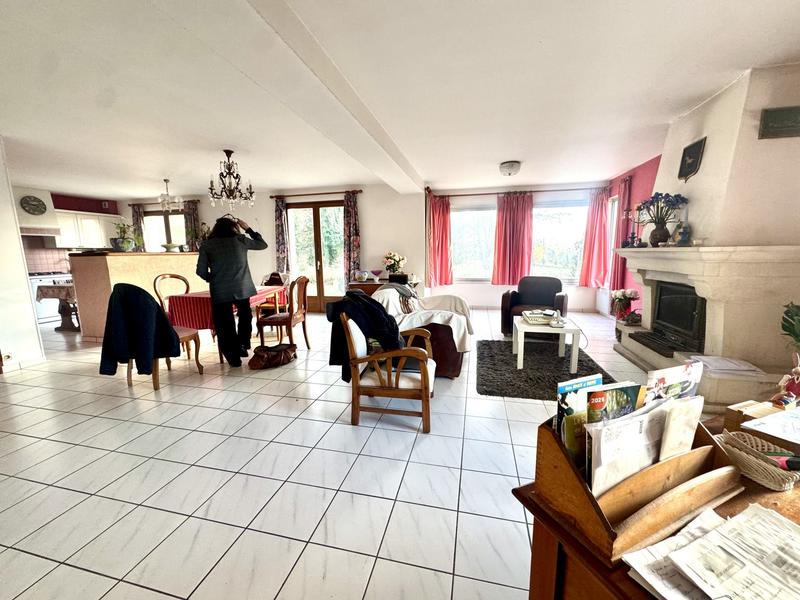 Maison - 330 m² - 12 pièces