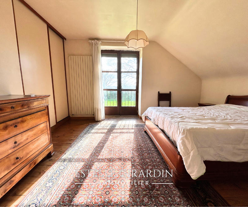 Maison - 210 m² - 7 pièces