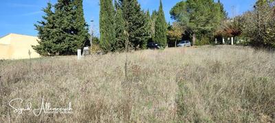 Terrain constructible - 798 m²