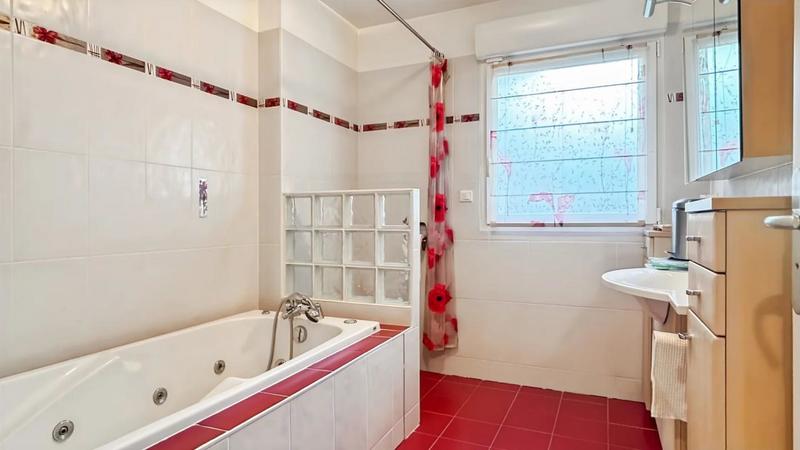 Maison - 168 m² - 7 pièces