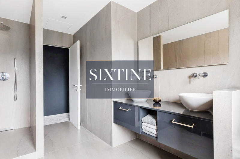 Maison - 261 m² - 7 pièces