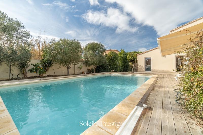 Maison - 220 m² - 5 pièces