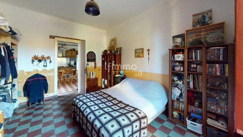 Maison - 240 m² - 8 pièces