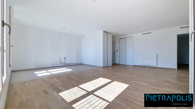 Appartement - 93 m² - 4 pièces
