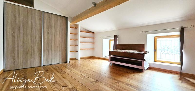 Maison - 255 m² - 12 pièces