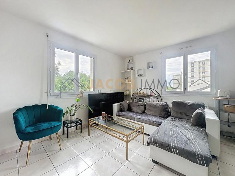 Immeuble - 240 m² - 15 pièces