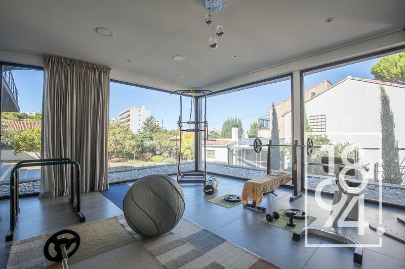 Maison - 270 m² - 5 pièces