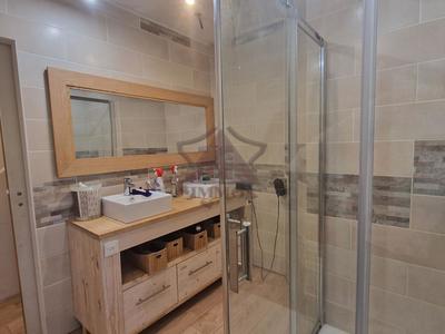 Maison - 265 m² - 10 pièces