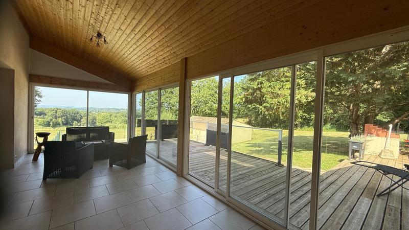 Maison - 236 m² - 10 pièces