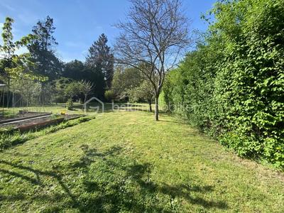 Terrain constructible - 850 m²