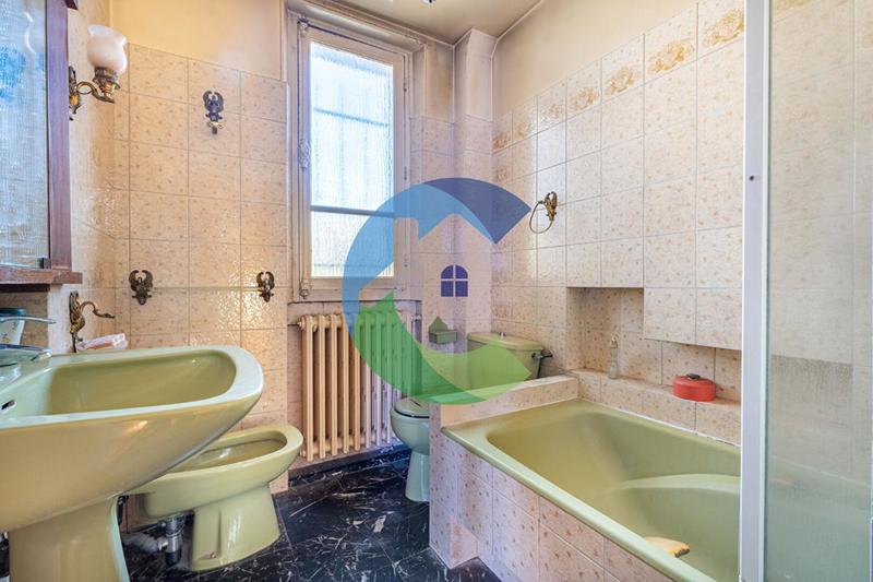 Maison - 195 m² - 7 pièces