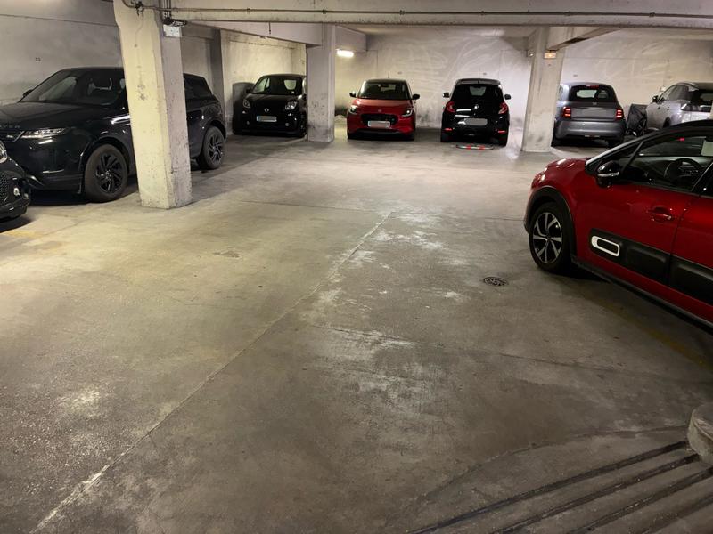 Parking / Garage - 18 m²