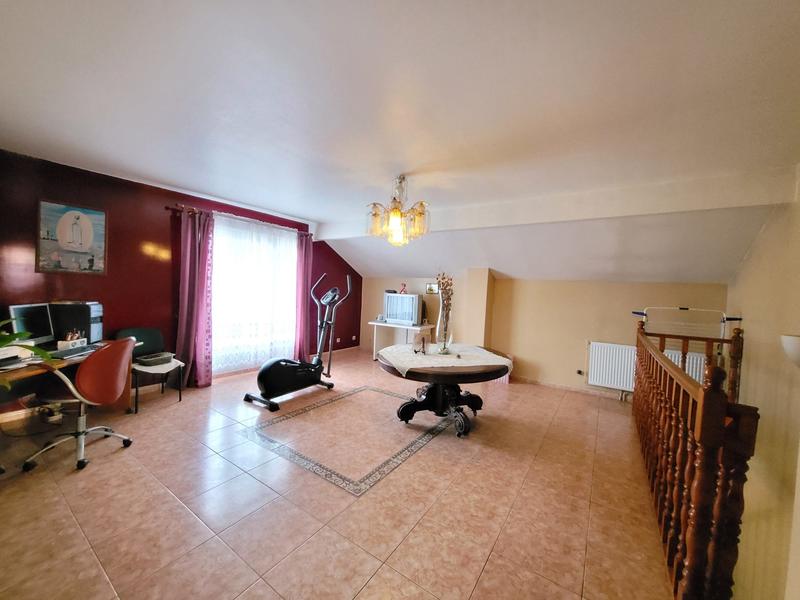 Maison - 152 m² - 6 pièces