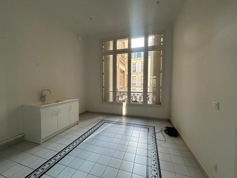 Appartement - 187 m² - 5 pièces