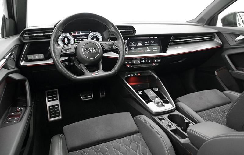 Audi A3 sportback 40 TFSIe 204 s-Line Hybride Rechargeable / Toit Ouvrant Matrix Led Sieges Alcantara B&amp;O