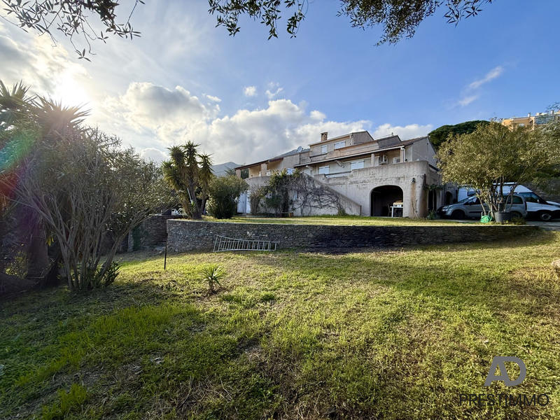 Villa - 215 m² - 7 pièces