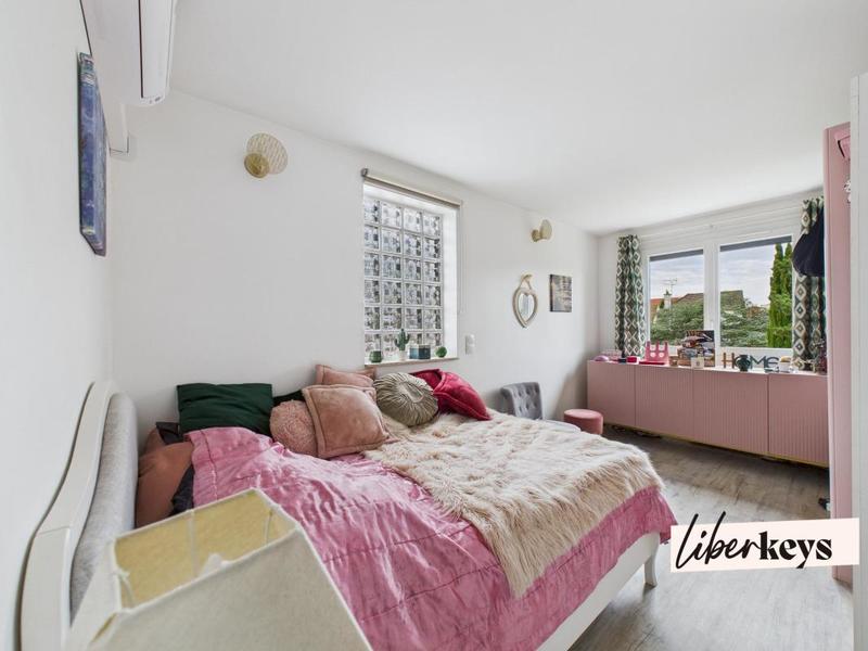 Maison - 223 m² - 7 pièces