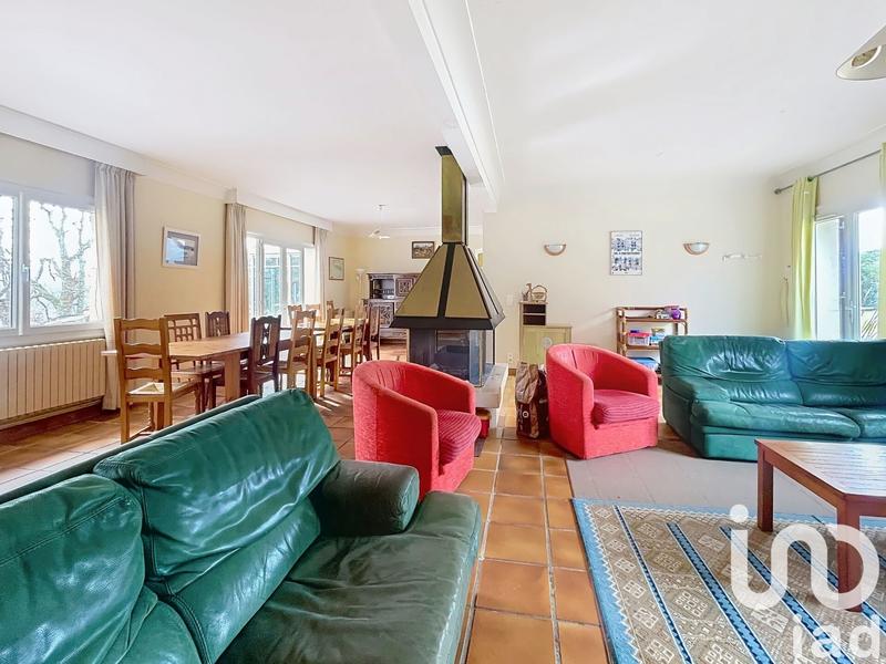 Maison - 288 m² - 11 pièces