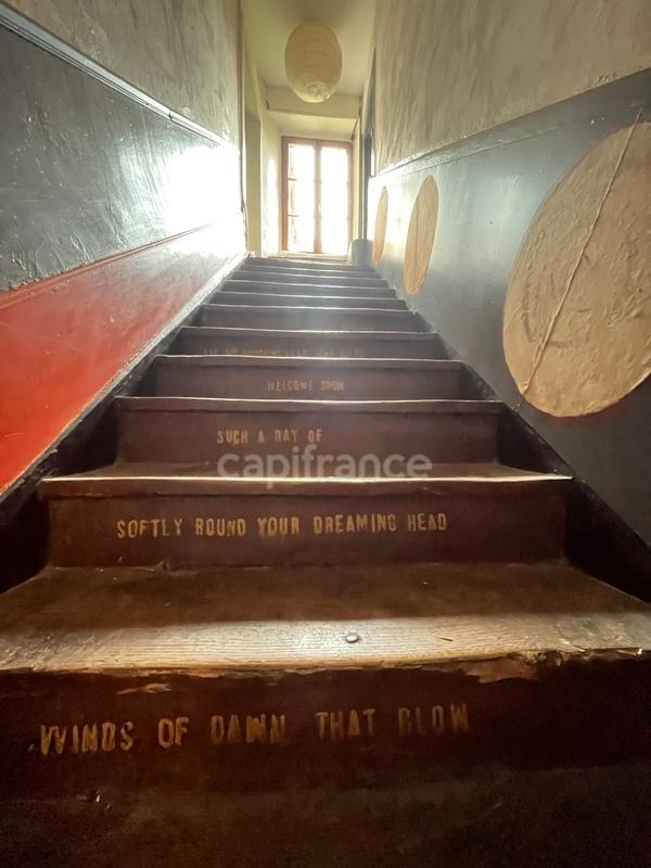 Maison - 214 m² - 7 pièces