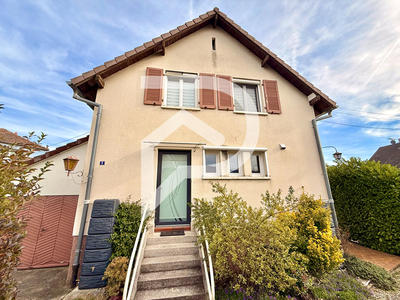 Maison - 95 m² - 5 pièces