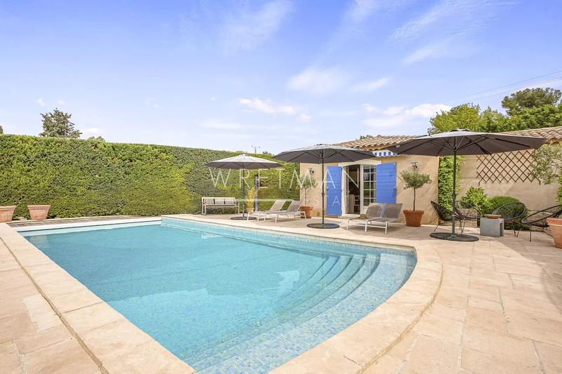 Villa - 248 m² - 8 pièces