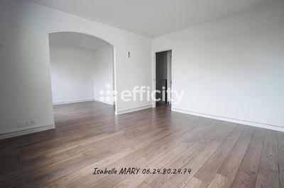 Maison - 136 m² - 5 pièces