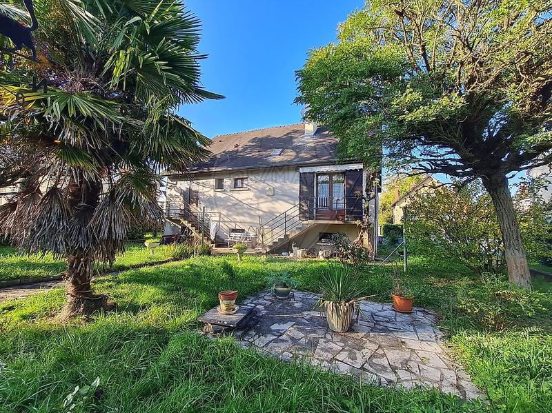 Maison - 102 m² - 6 pièces