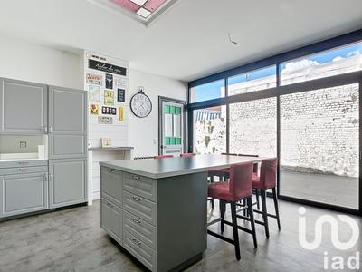 Maison - 277 m² - 10 pièces