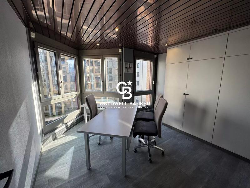 Bureau - 103 m² - 6 pièces