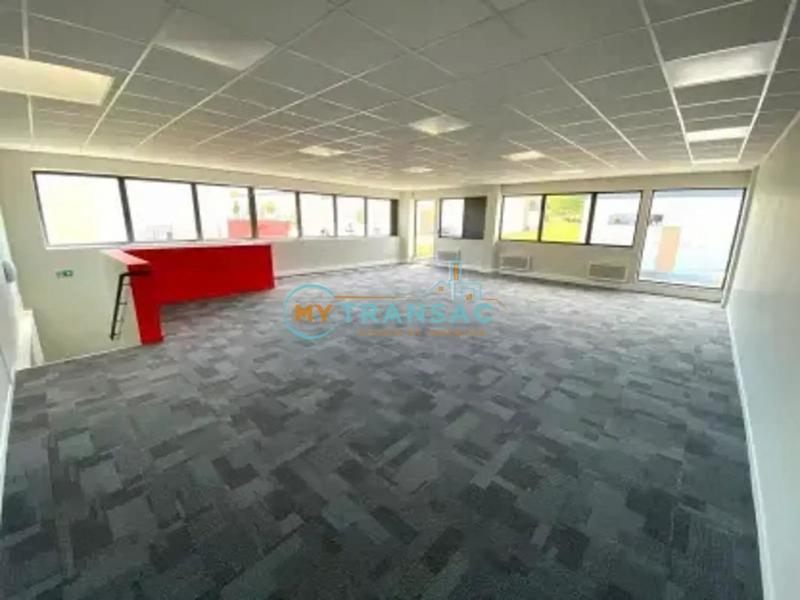 Local d'activité / Entrepôt - 264 m²