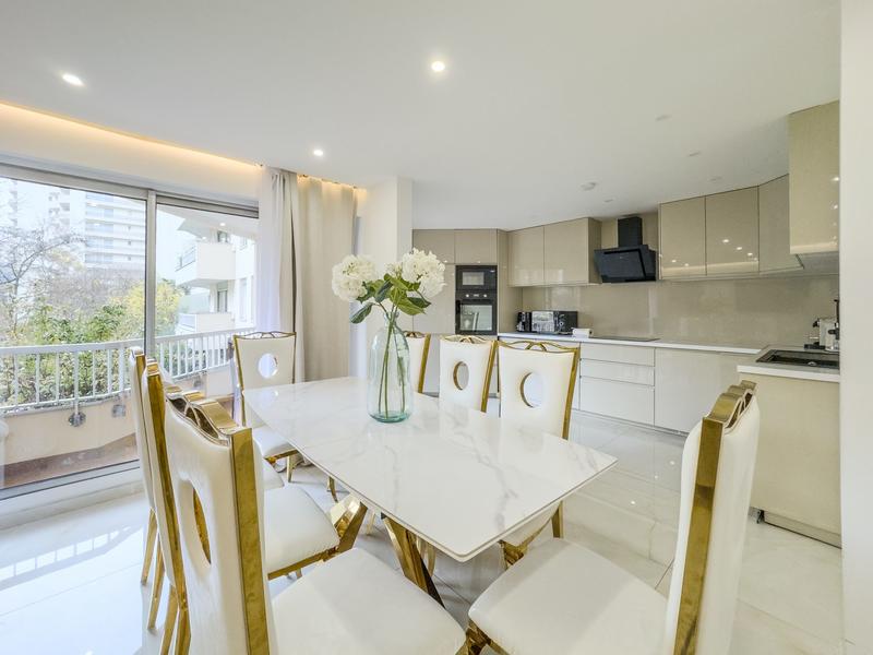 Appartement - 104 m² - 5 pièces