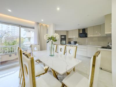 Appartement - 104 m² - 5 pièces