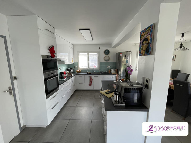 Maison - 90 m² - 5 pièces