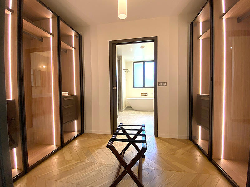 Propriété - 354 m² - 8 pièces