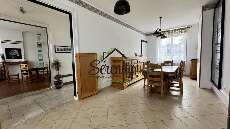 Maison - 180 m² - 8 pièces