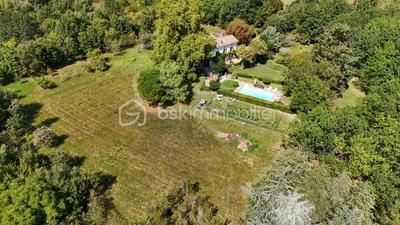 Maison ancienne - 213 m² - 7 pièces