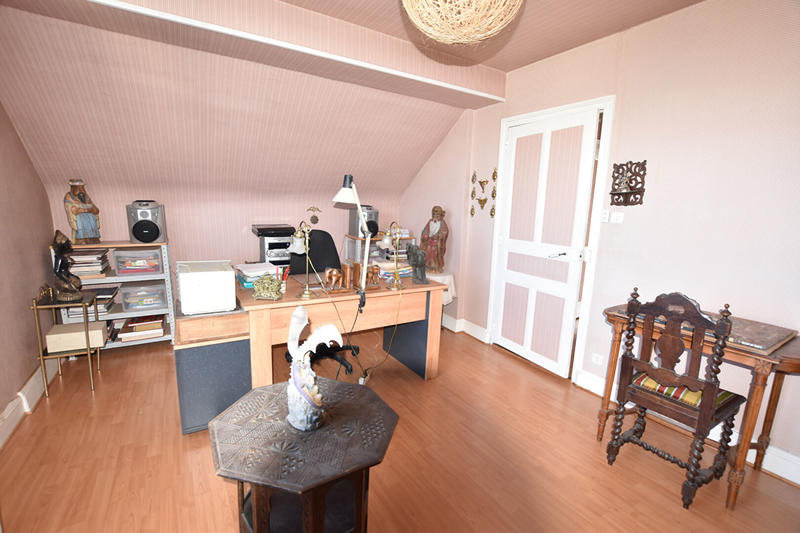 Maison - 227 m² - 11 pièces